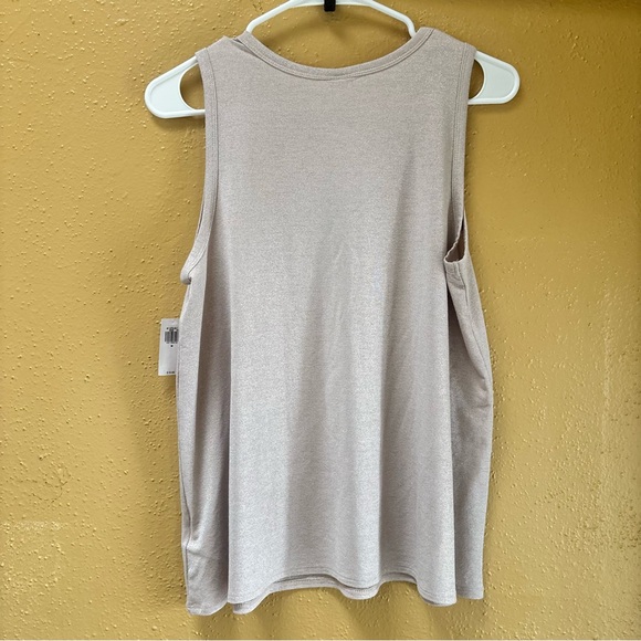 Old Navy luxe Light pink shine Top size M - Picture 4 of 5